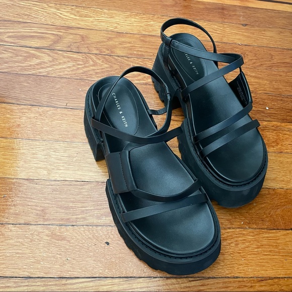 Brand New Charles & Keith Nadine Strappy Platform Black Sandals - Picture 3 of 5